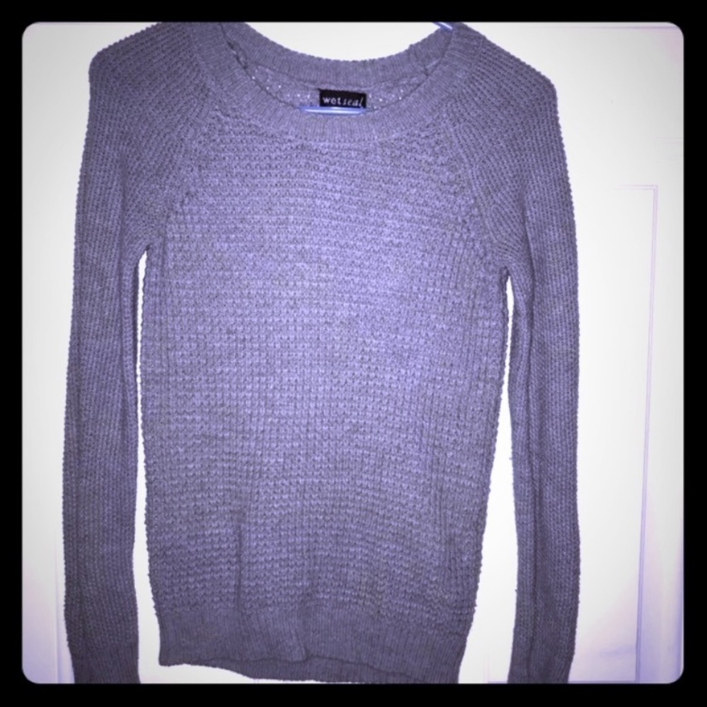GRAY SWEATER